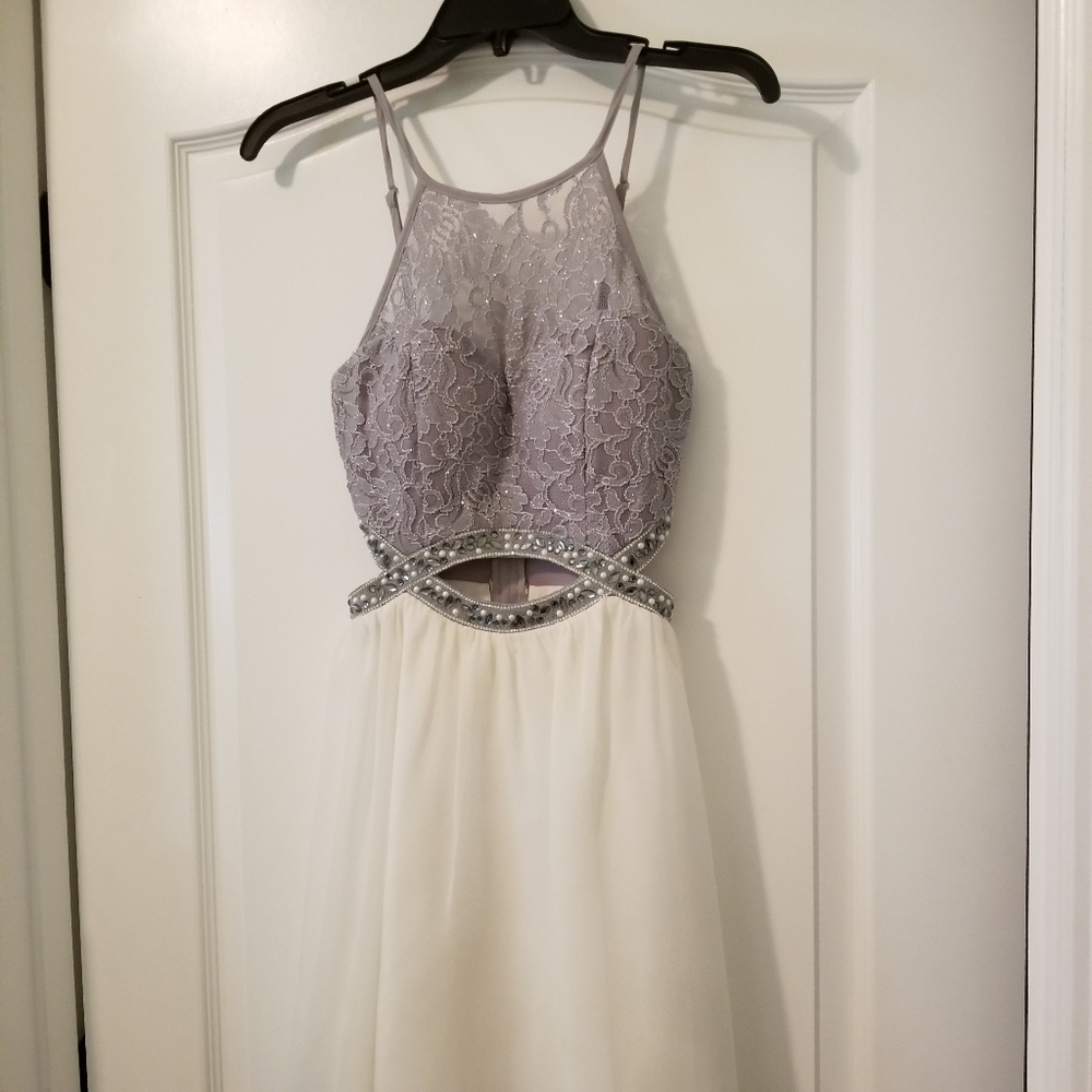 Dress - Picture 6 of 11